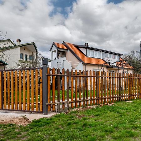 Frile Apartments Nikšić Buitenkant foto