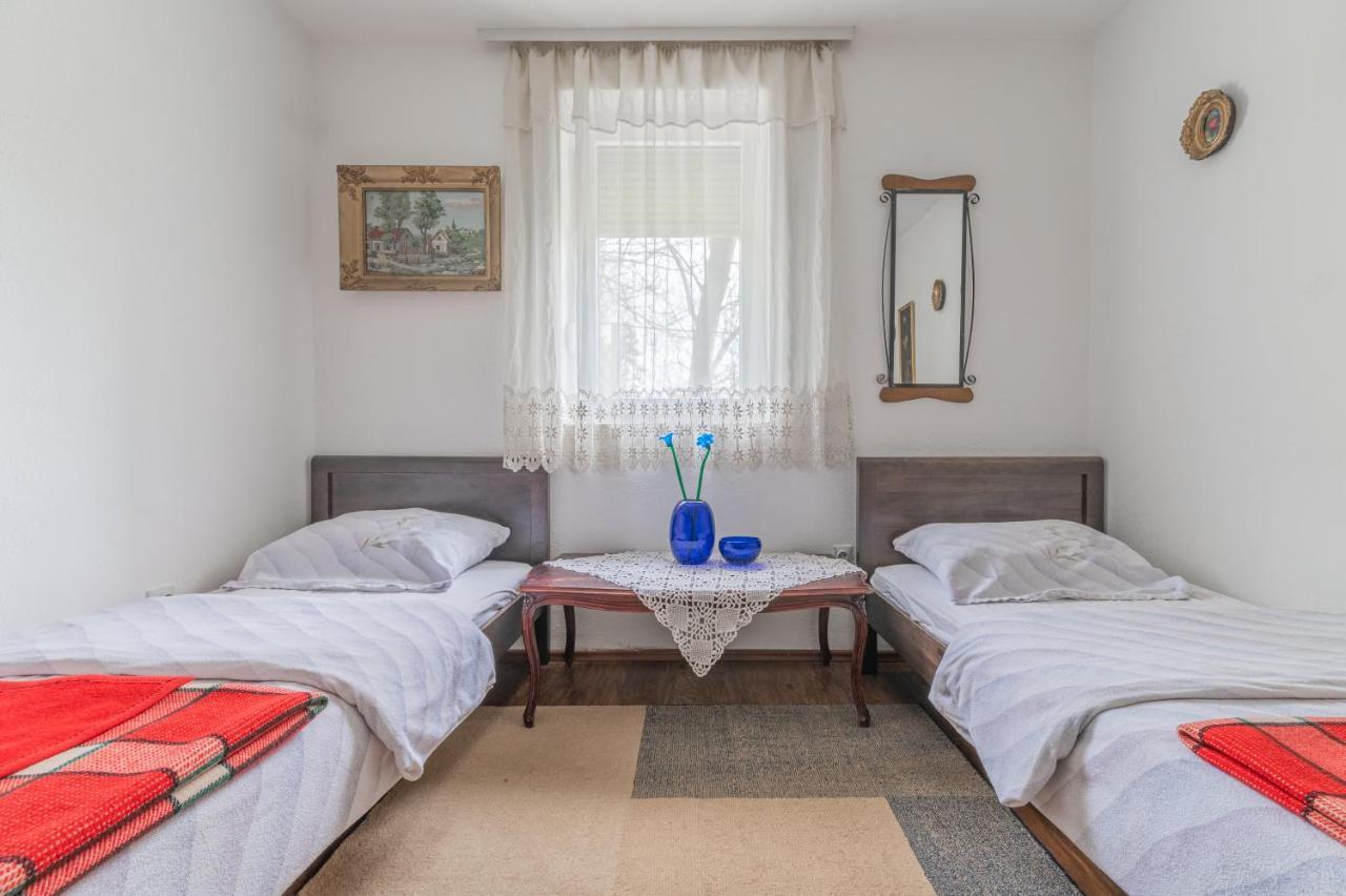 Frile Apartments Nikšić Buitenkant foto