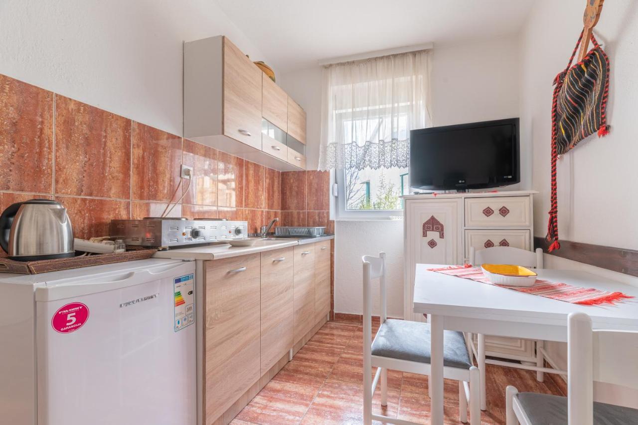 Frile Apartments Nikšić Buitenkant foto