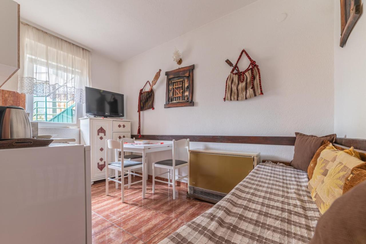 Frile Apartments Nikšić Buitenkant foto