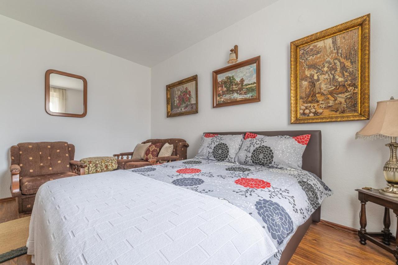 Frile Apartments Nikšić Buitenkant foto