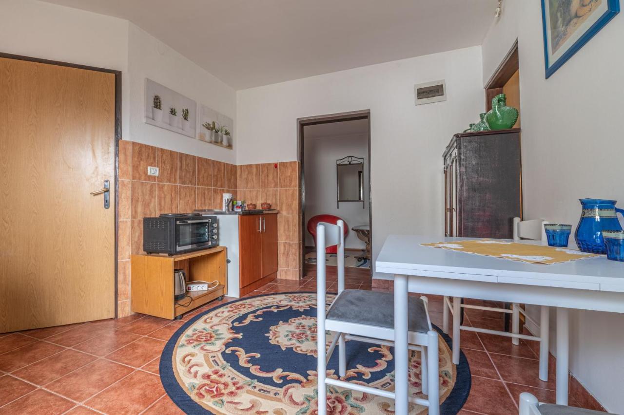 Frile Apartments Nikšić Buitenkant foto