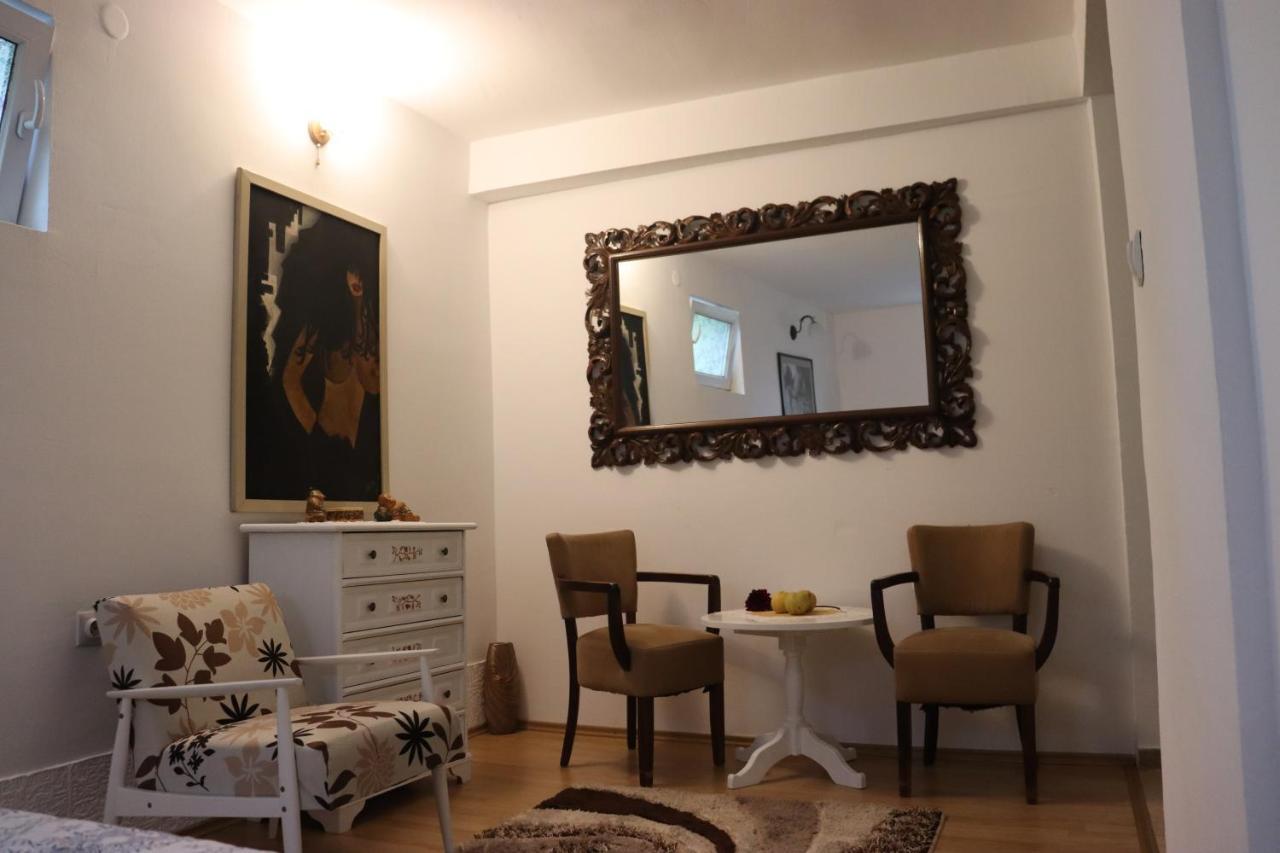 Frile Apartments Nikšić Buitenkant foto